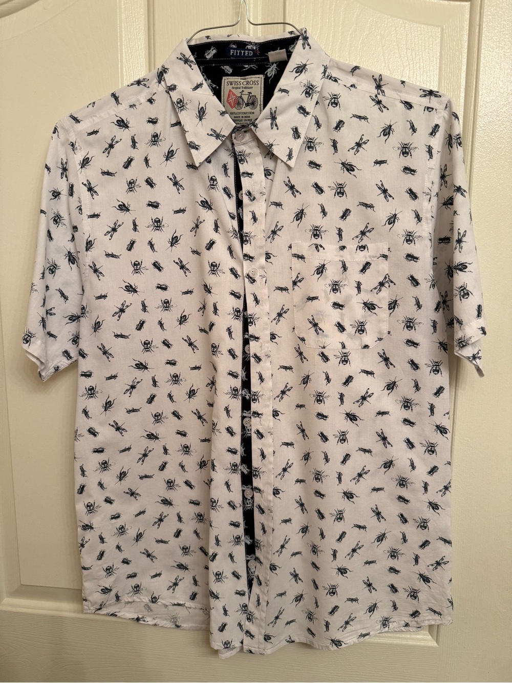 Swiss Cross Mens Large White Insect Bug Print Fitted Short Sleeve Button Shirt